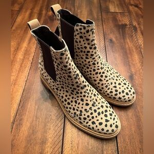 TOMS Charlie Chelsea Boot (Women). Cheetah Print size 6.5.